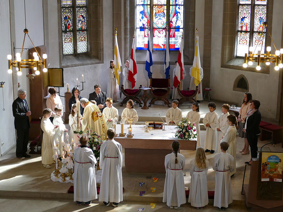 Feier der 1. Heiligen Kommunion in Sankt Crescentius (Foto: Karl-Franz Thiede)